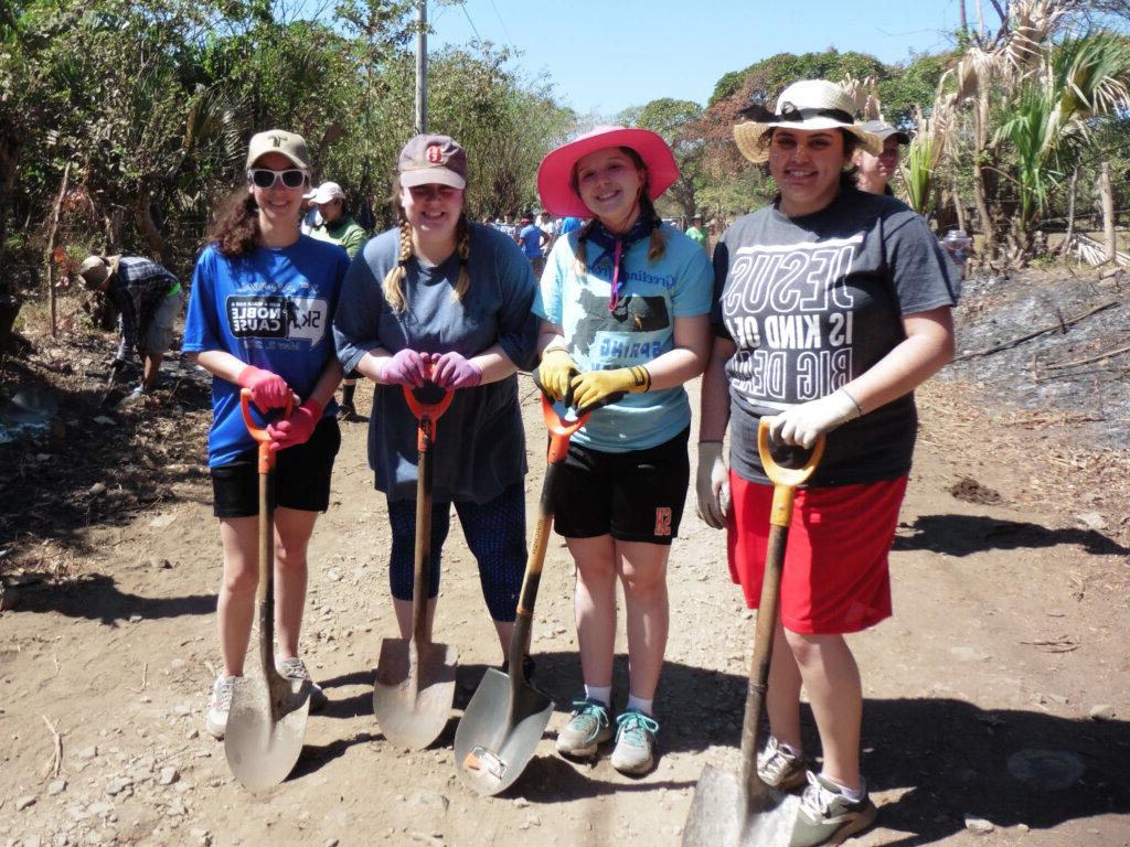 Photo of Janis Luna '19 on a mission trip to Nicaragua